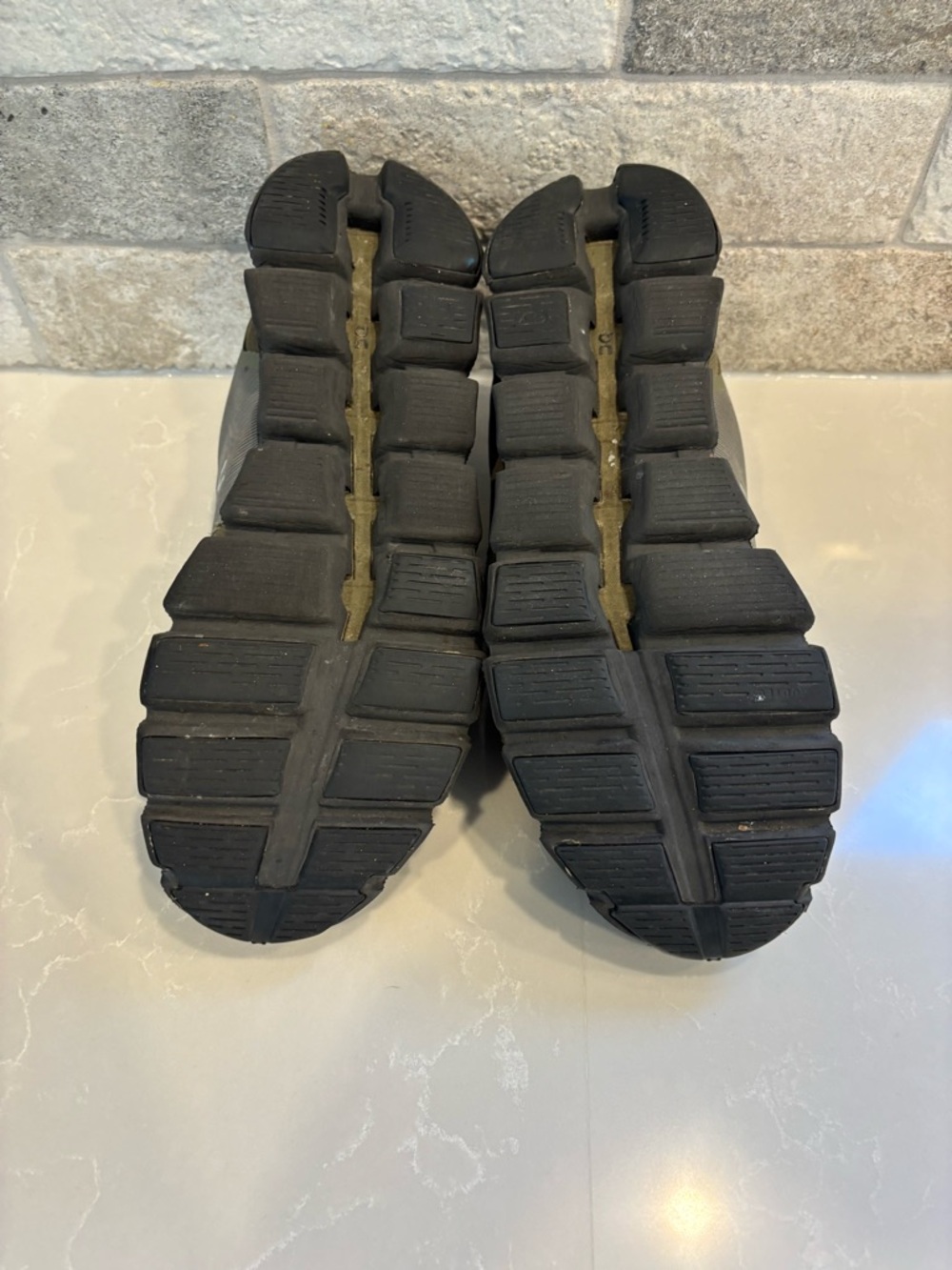 On Running Cloud Waterproof Shoes Men’s 11 Olive Green Trail Athletic - Picture 4 of 10